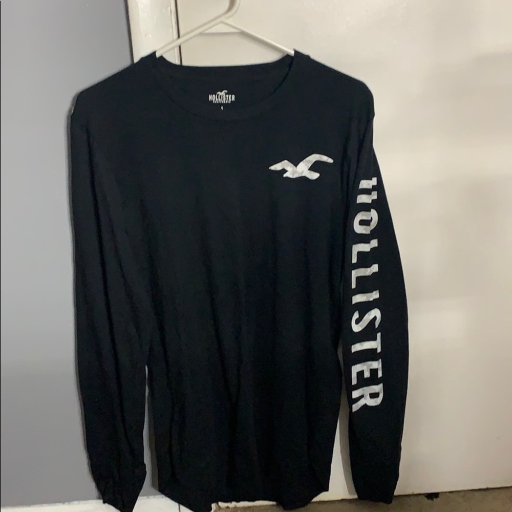 Black and grey hollister shirt long sleeve